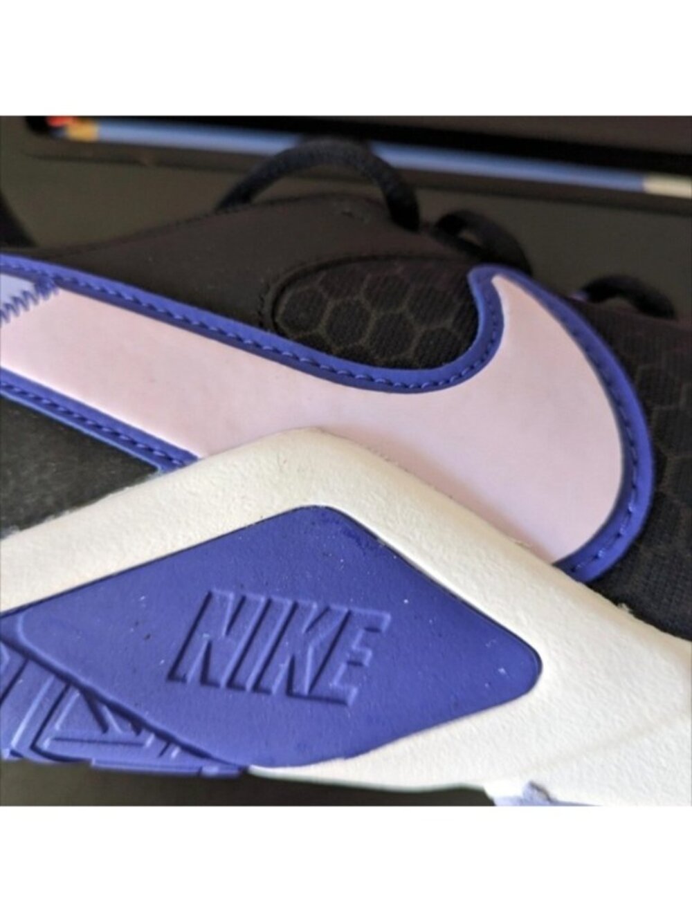 Nike Legend Essential 2 Women Size 11 New Black White Pink Blue 072026 - Picture 11 of 12
